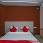 Hotel O Varcity Phi Premium Pavilion ,Above Hdfc Bank ,Near Anjaneya Temple Madiwala, Hosur Main R